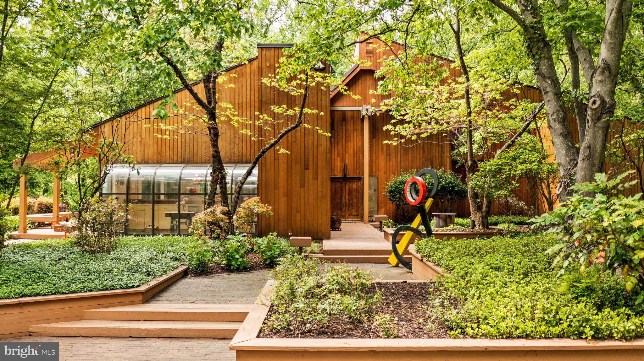 LEISURE HILL - Residential