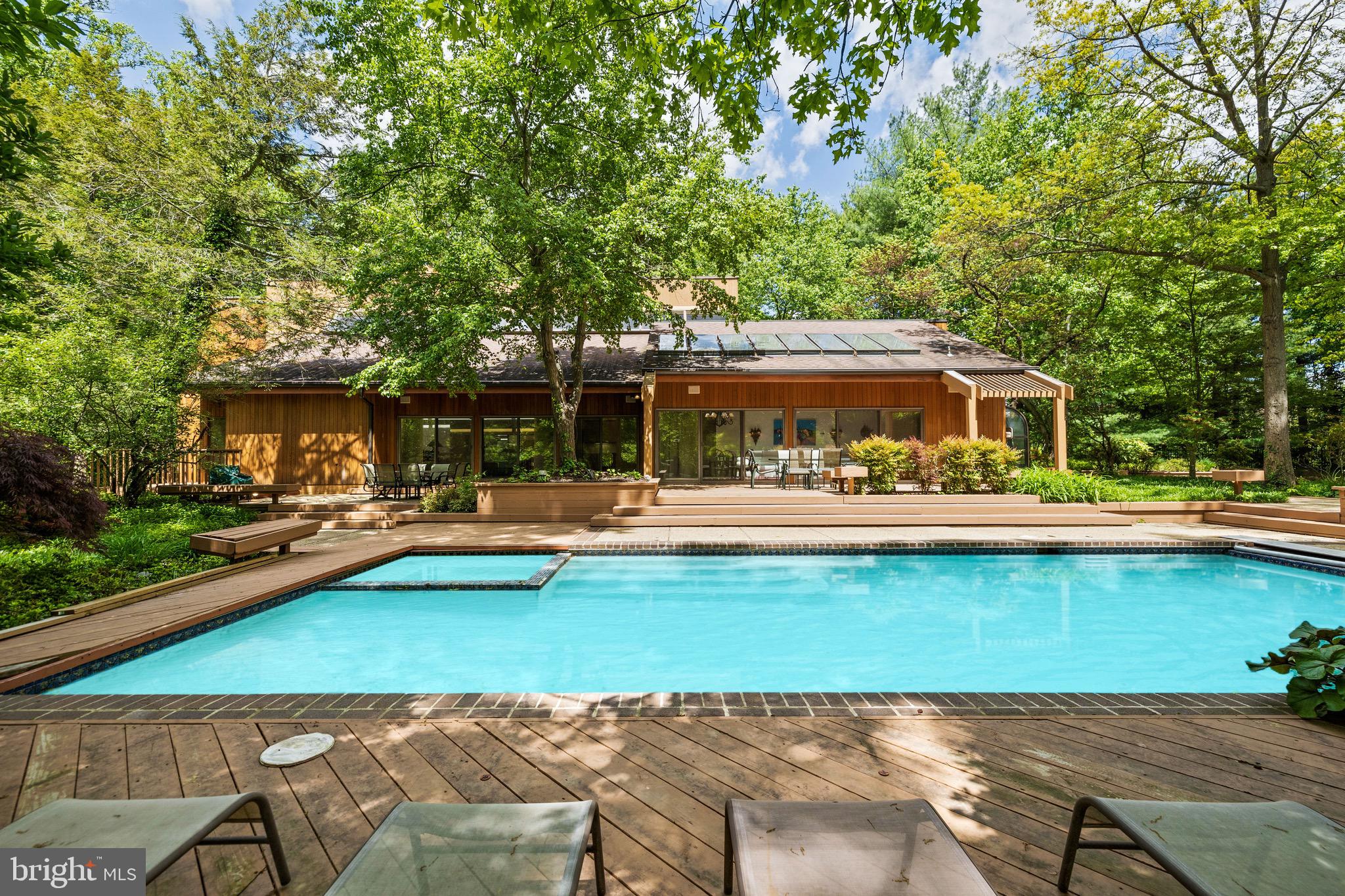 LEISURE HILL - Residential