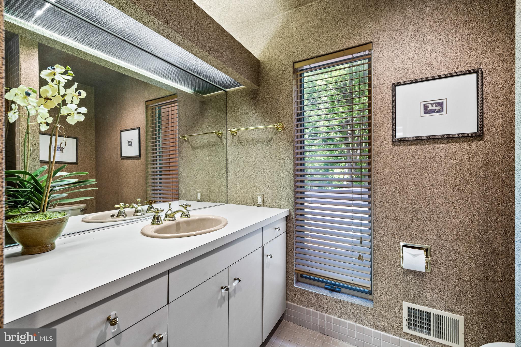 LEISURE HILL - Residential