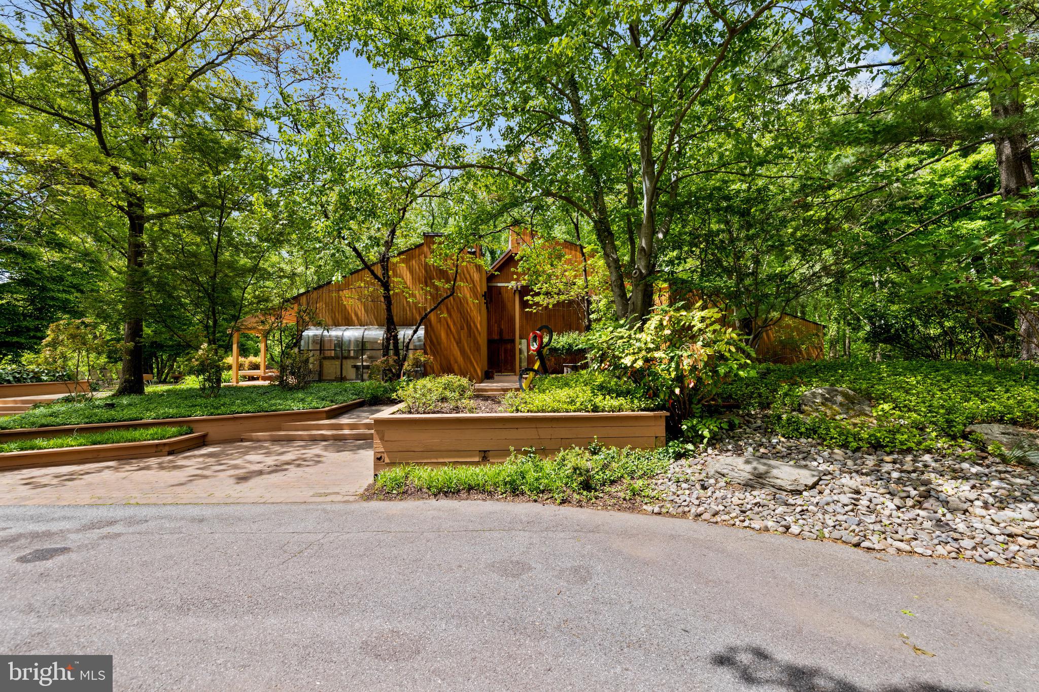 LEISURE HILL - Residential