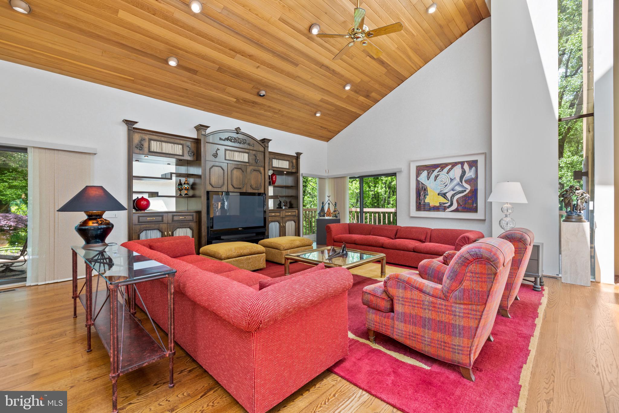 LEISURE HILL - Residential