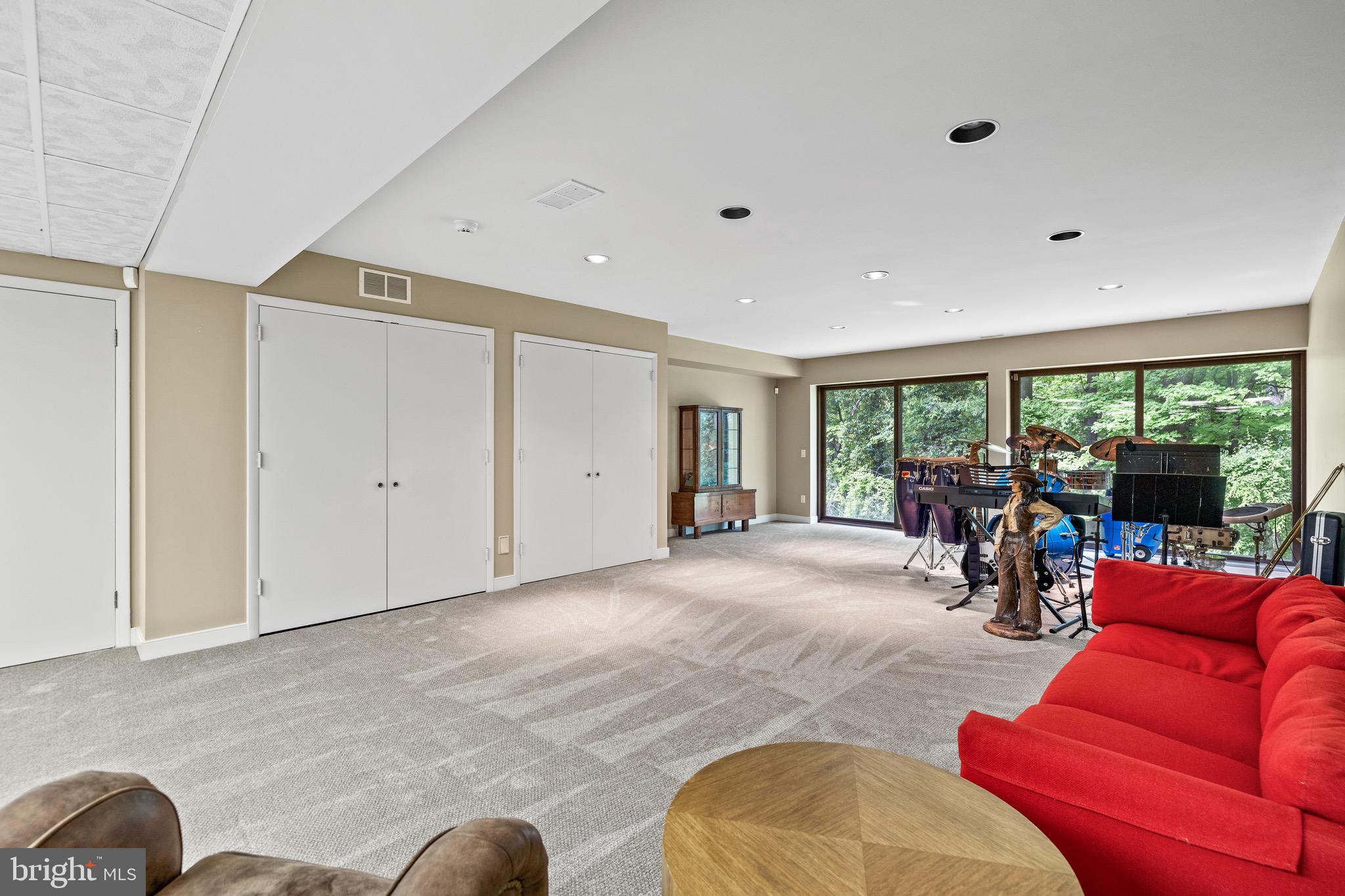 LEISURE HILL - Residential