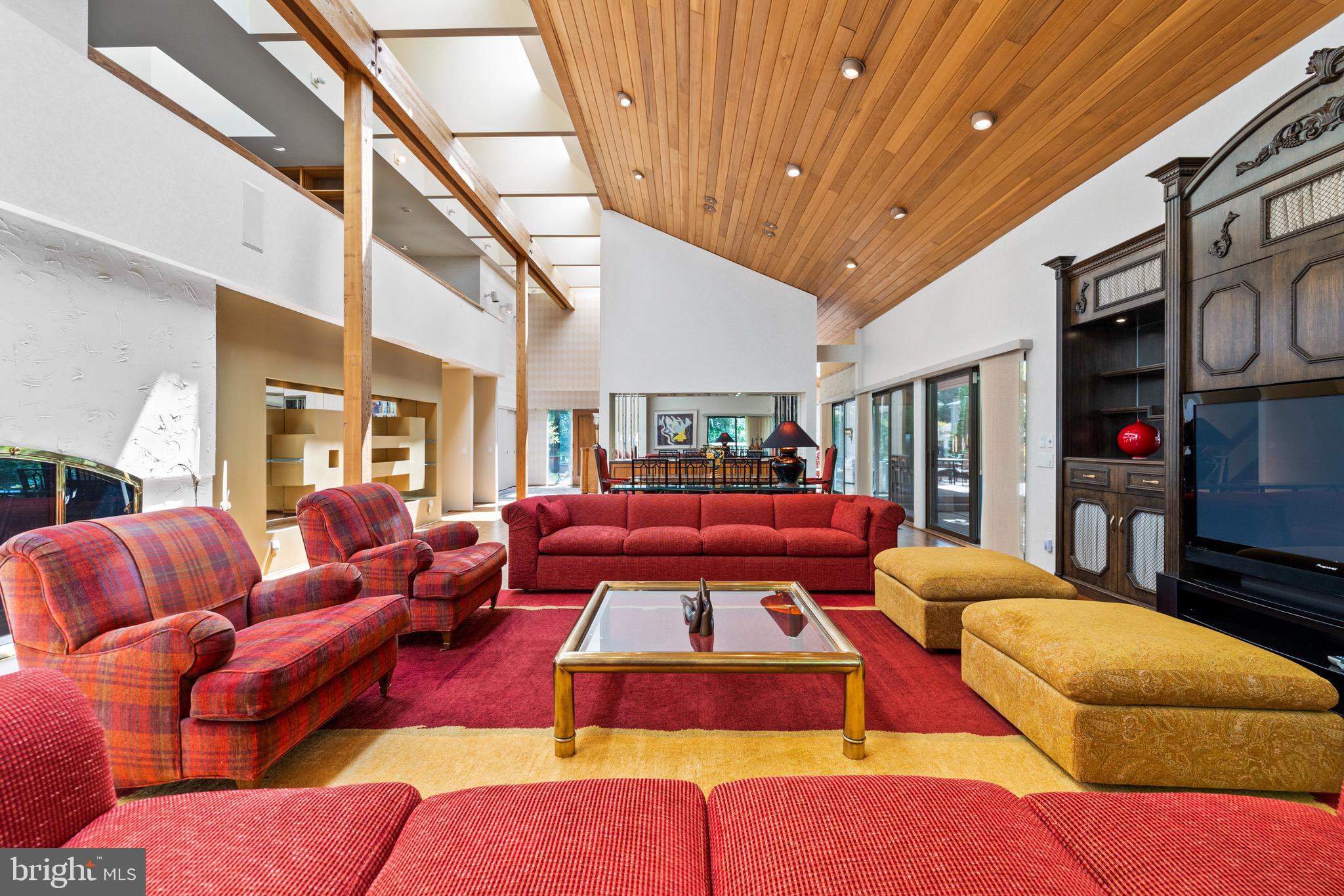 LEISURE HILL - Residential