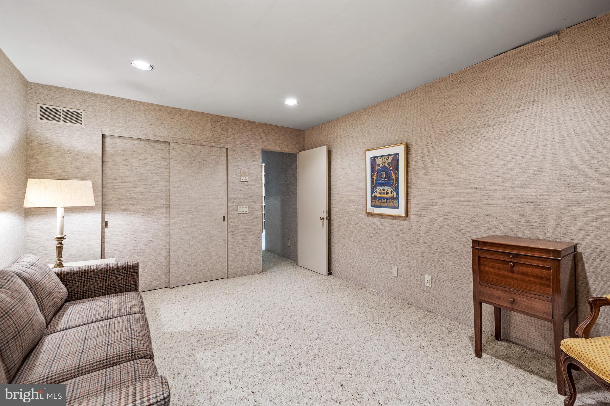 LEISURE HILL - Residential