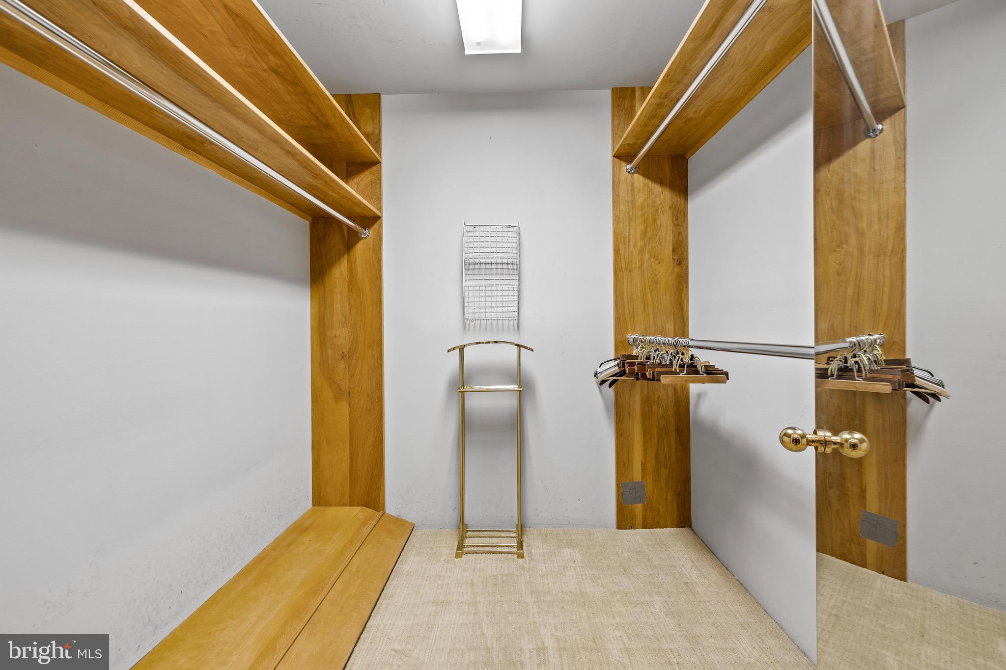 LEISURE HILL - Residential