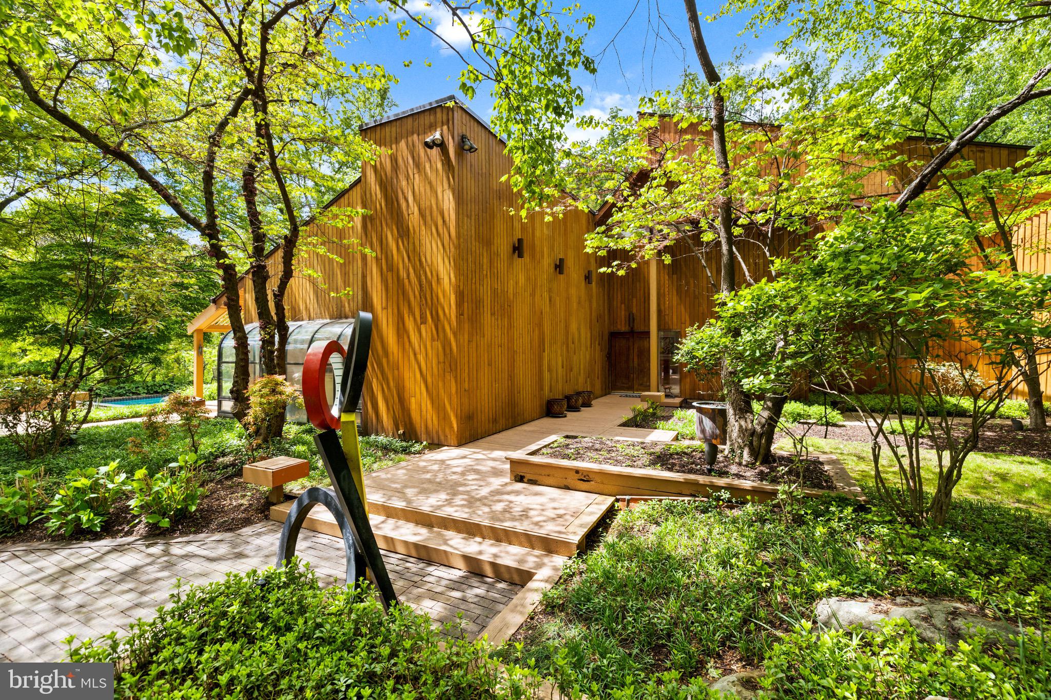 LEISURE HILL - Residential