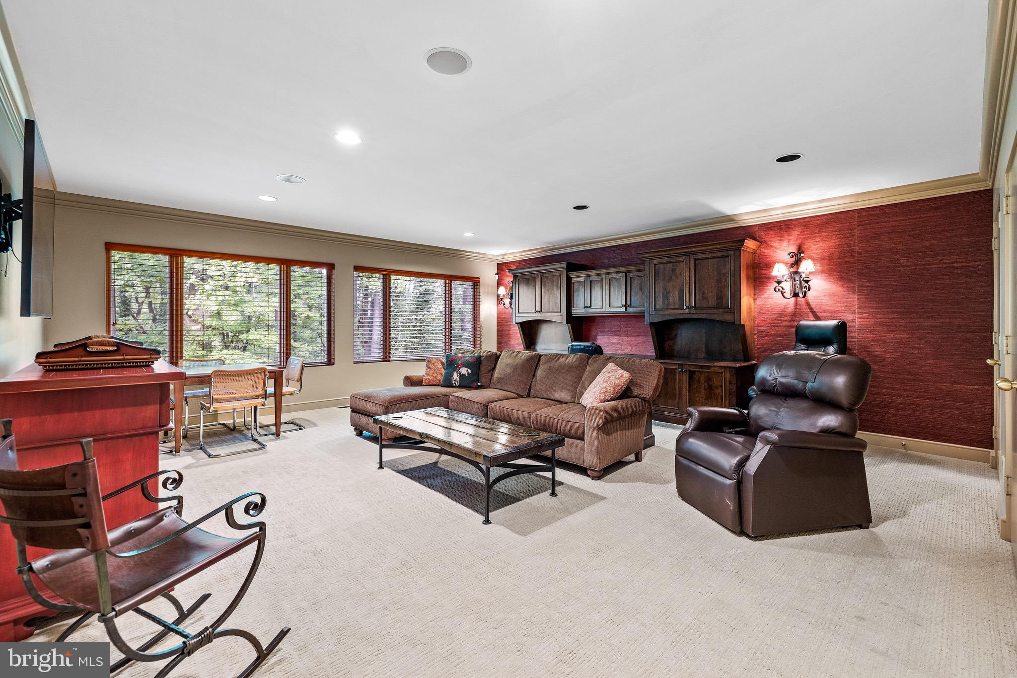 LEISURE HILL - Residential