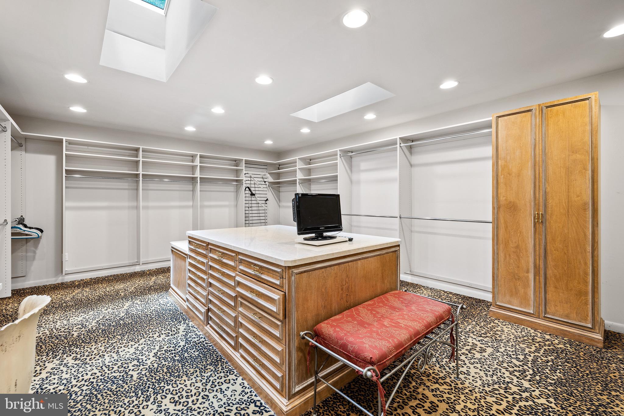 LEISURE HILL - Residential