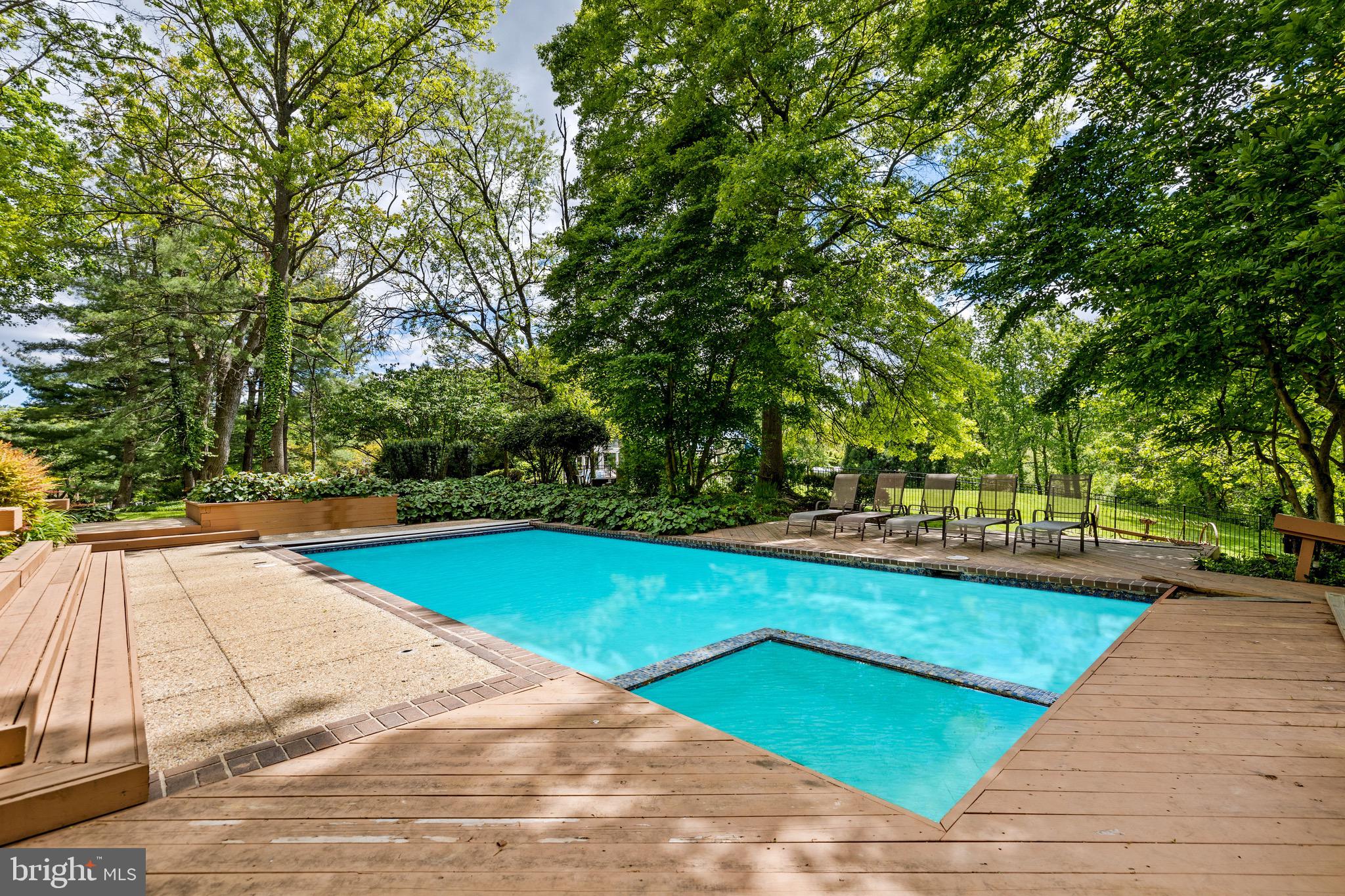 LEISURE HILL - Residential