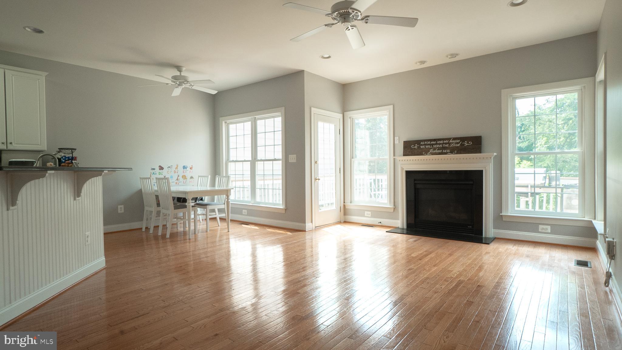 SOUTH RIDING - Residential Lease