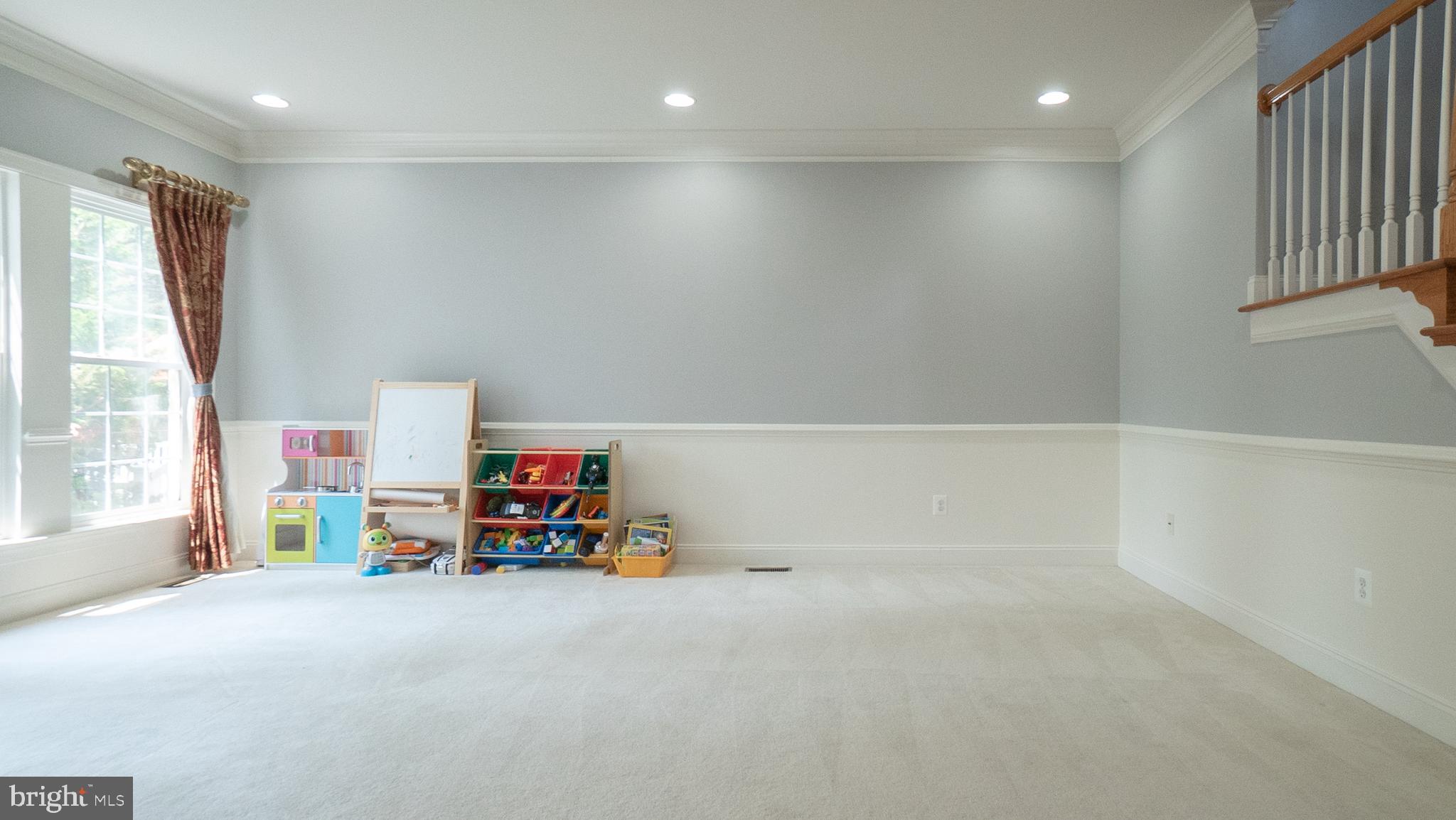 SOUTH RIDING - Residential Lease