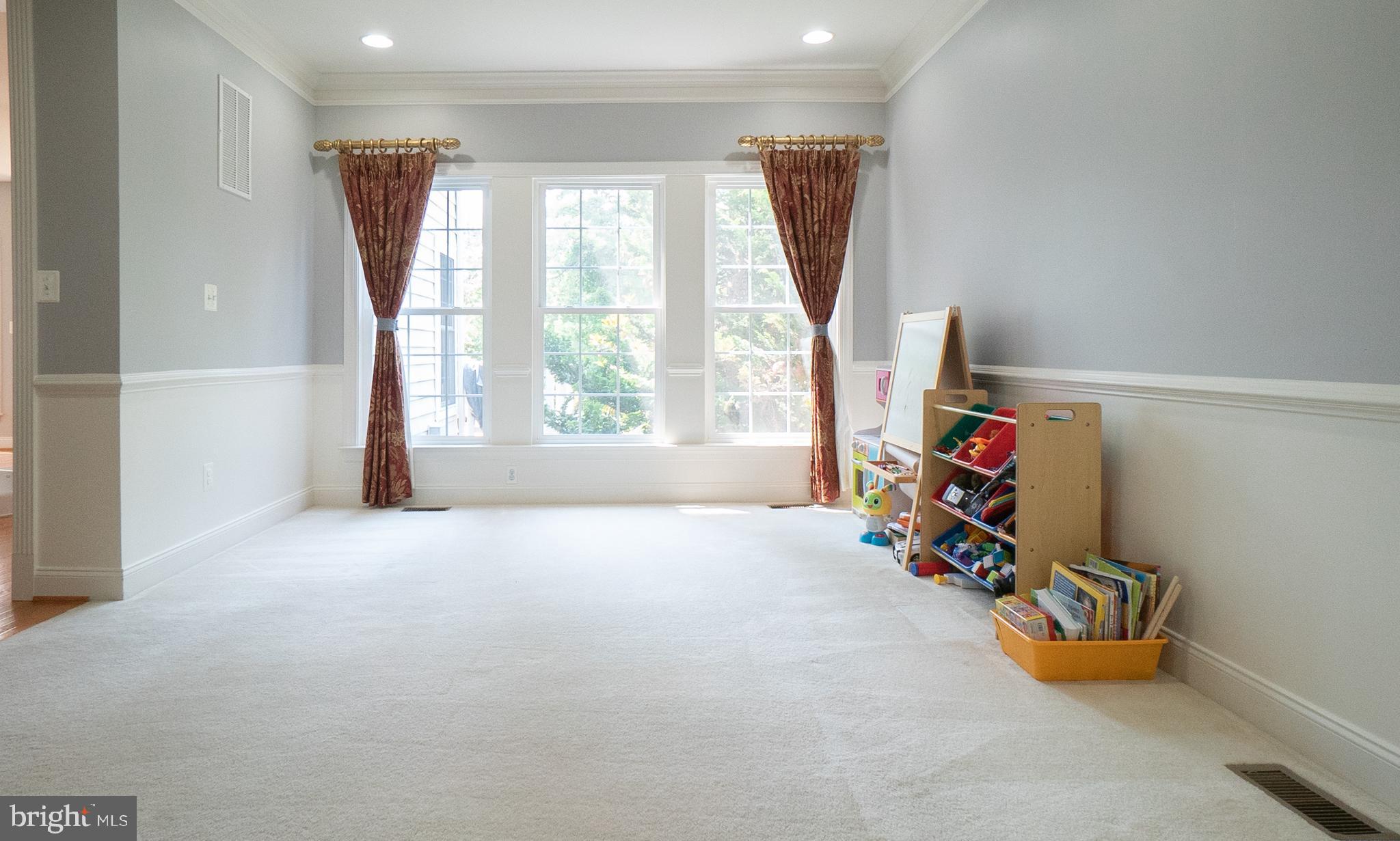 SOUTH RIDING - Residential Lease