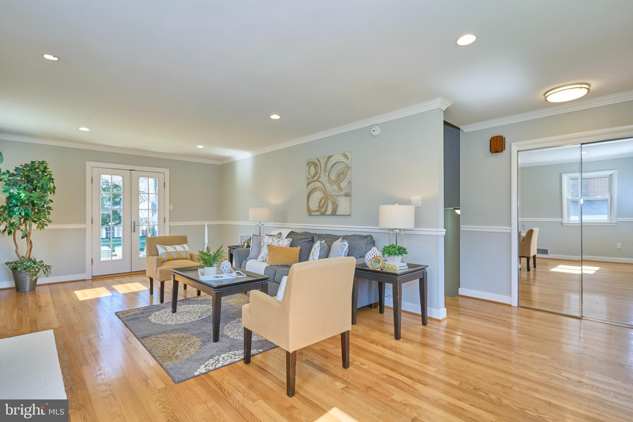 WAYNEWOOD - Residential