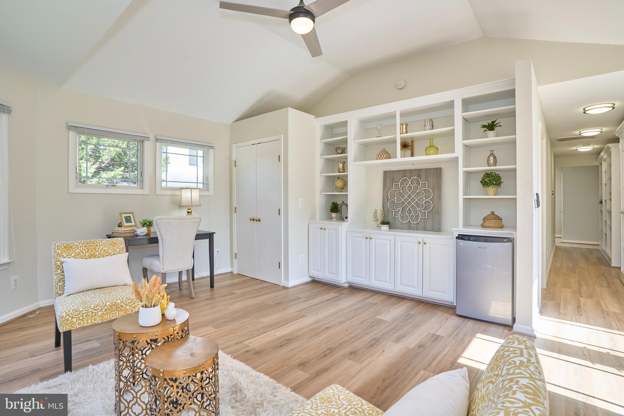 WAYNEWOOD - Residential