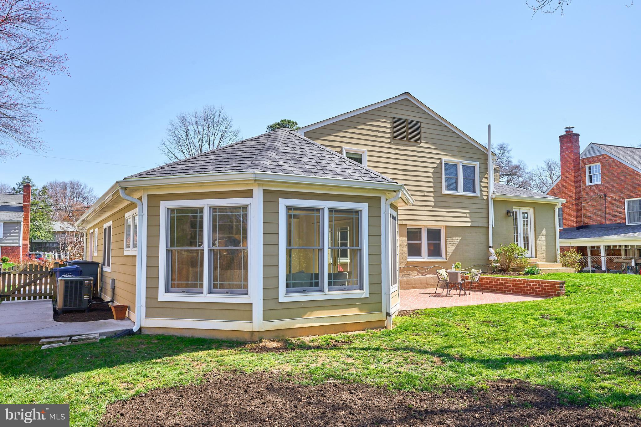 WAYNEWOOD - Residential