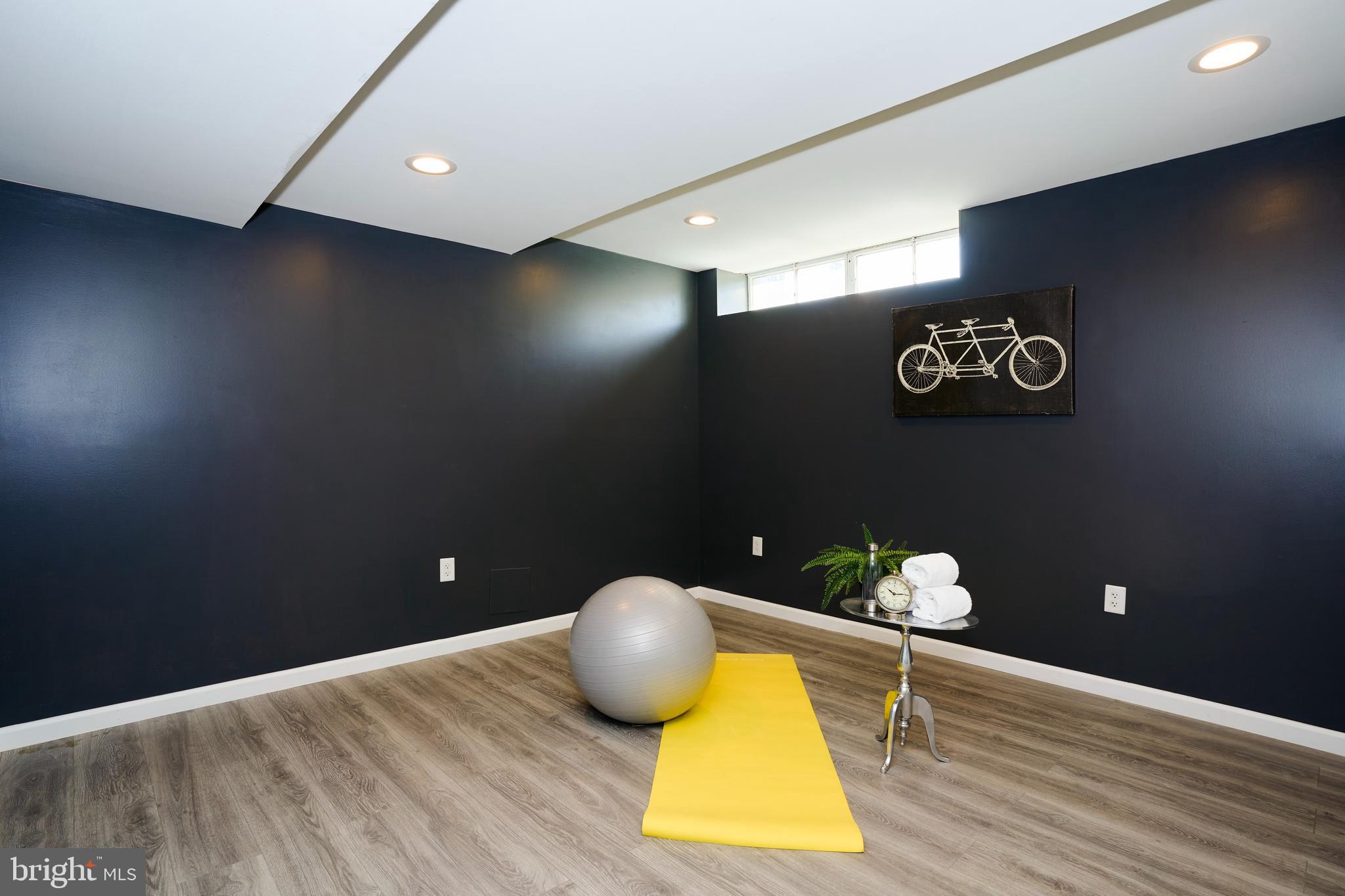 WAYNEWOOD - Residential