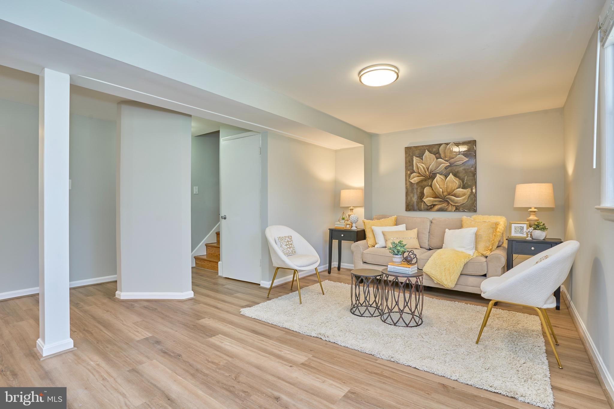 WAYNEWOOD - Residential