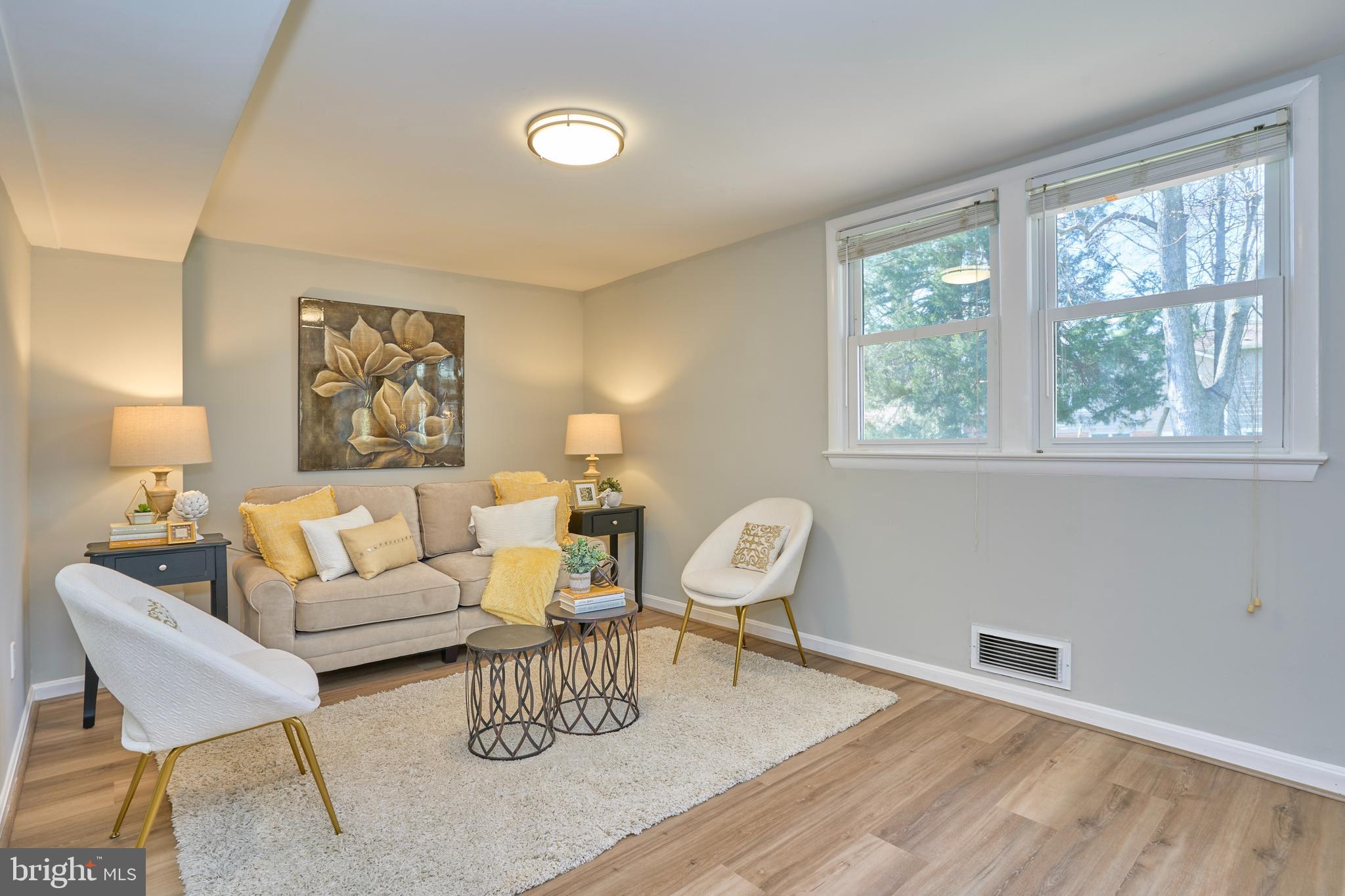 WAYNEWOOD - Residential