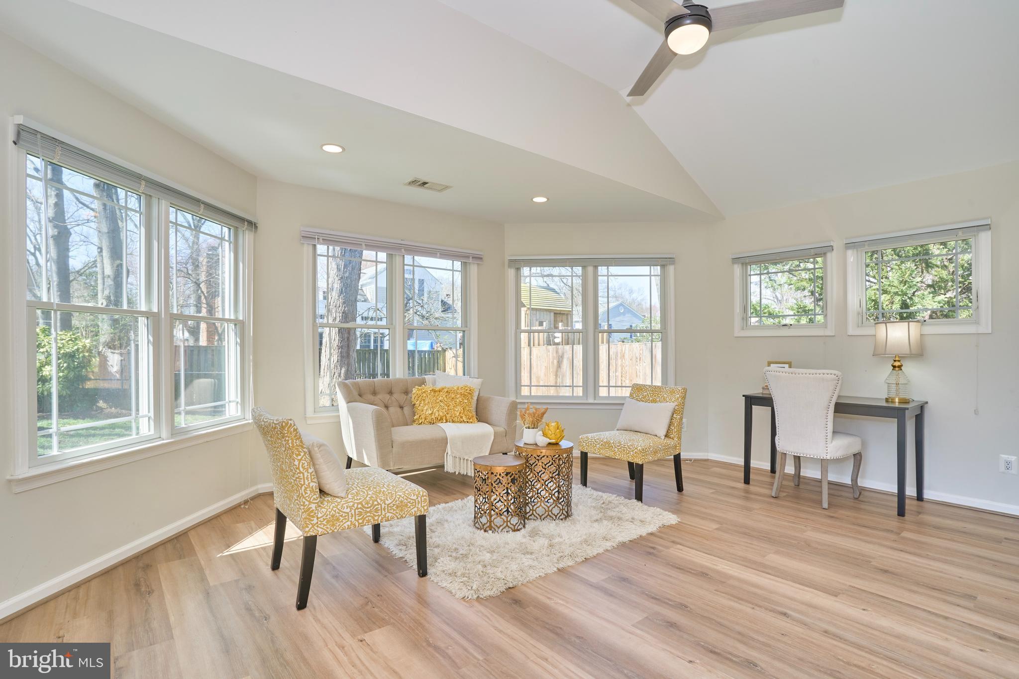 WAYNEWOOD - Residential