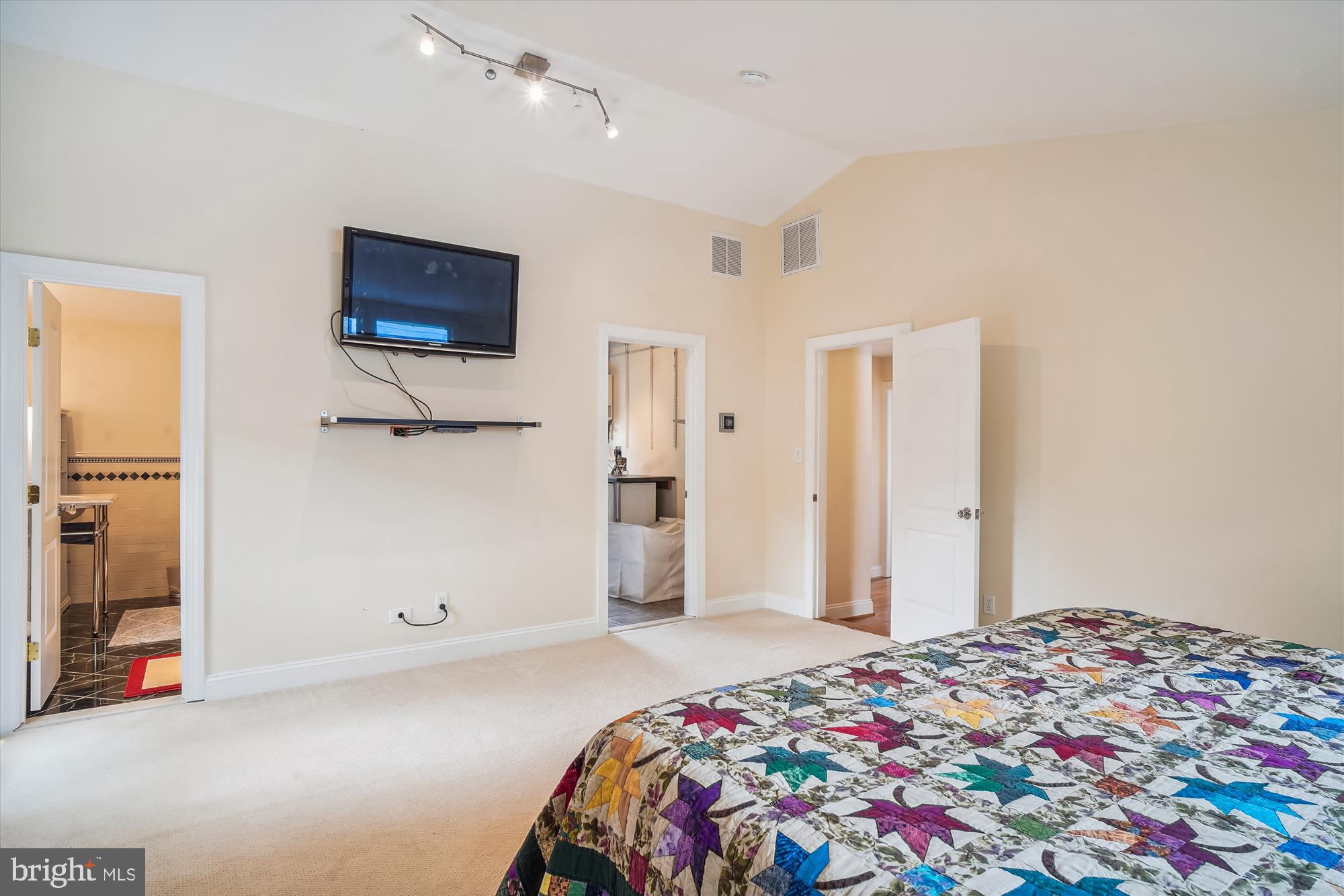 ROCK CREEK FOREST - Residential