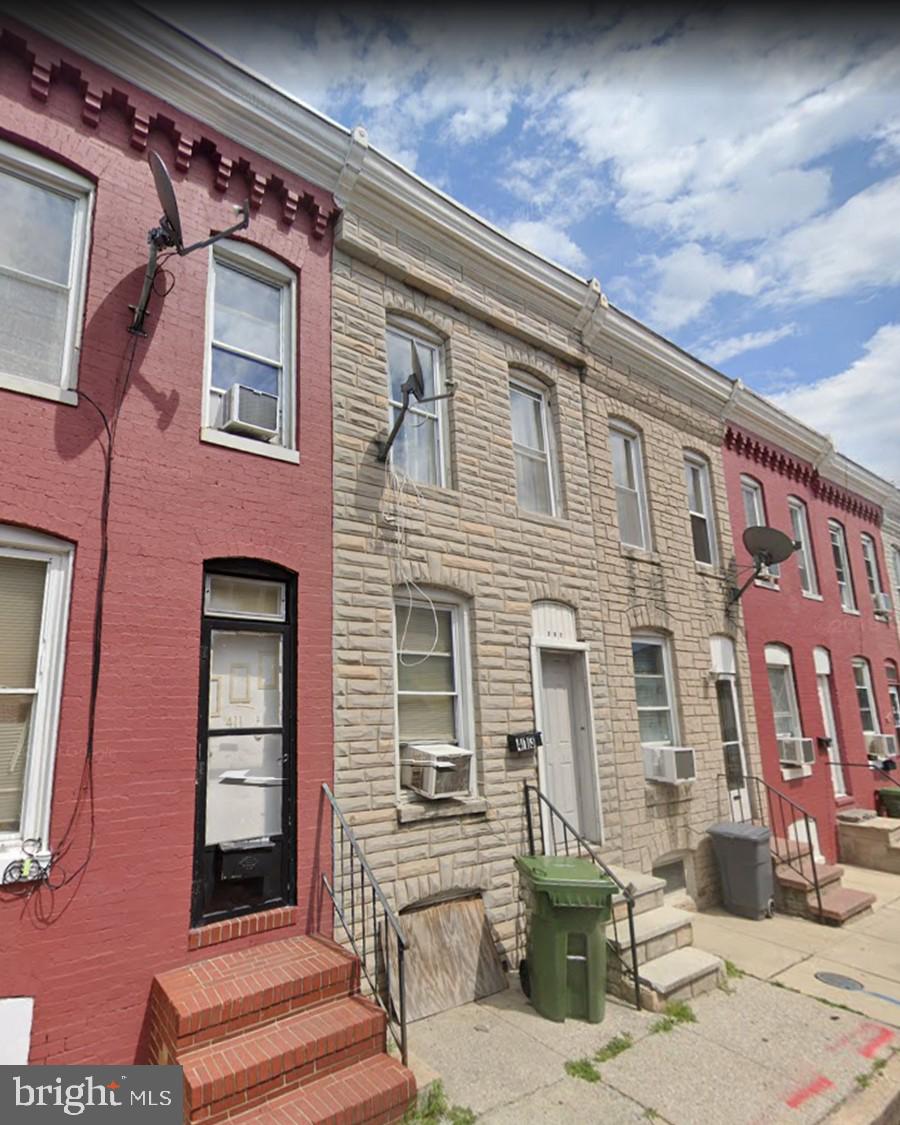 3 bedroom, 1 bath townhome. Ceiling fans and window air conditioners. Tenant occupied.