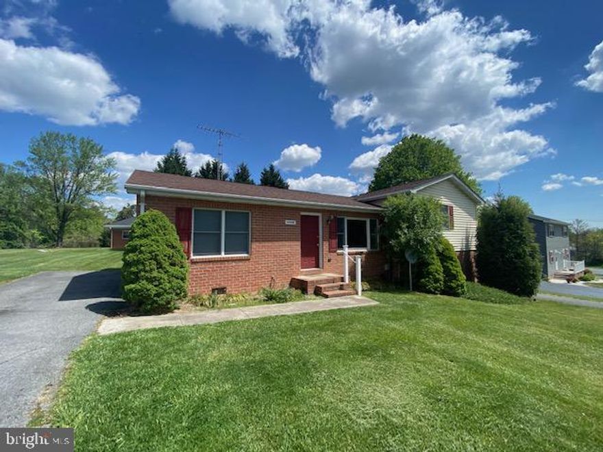 Well maintained 2 bedroom, 1 bath duplex unit available now! This unit is all 1 level and located in a neighborhood just outside of downtown Martinsburg. It features a large, eat in kitchen, 2 spacious bedrooms, washer and dryer hook ups, backyard and driveway parking. Close to Interstate 81, Berkeley Medical Center and downtown Martinsburg. No smoking and no pets!