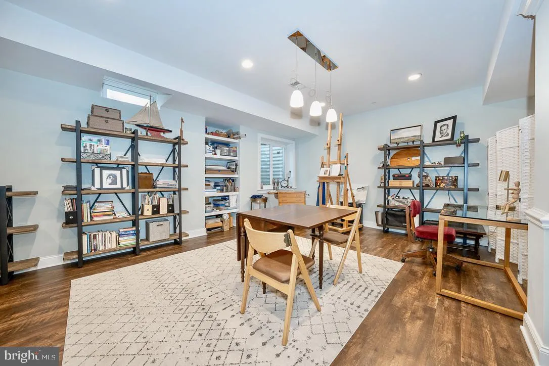 Newtown Square, Pennsylvania 19073, United States, 3 Bedrooms Bedrooms, ,4 BathroomsBathrooms,Residential,Contingent,199768