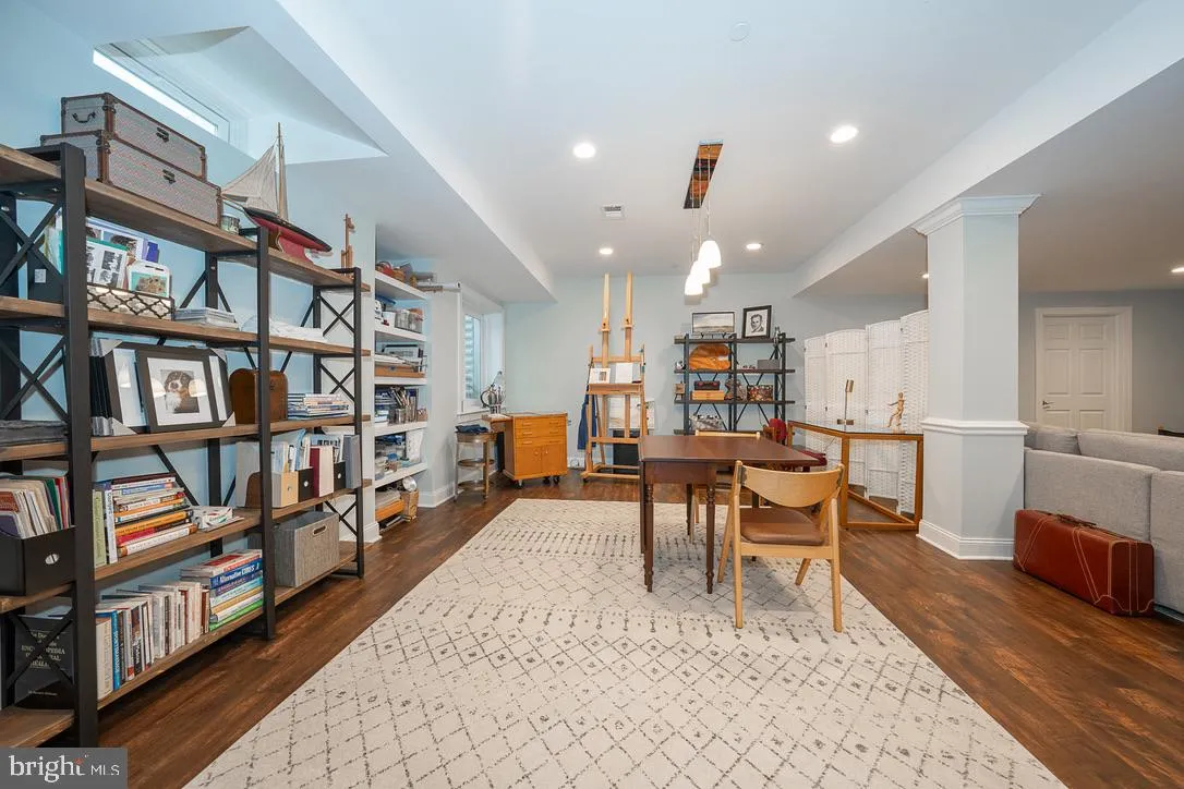 Newtown Square, Pennsylvania 19073, United States, 3 Bedrooms Bedrooms, ,4 BathroomsBathrooms,Residential,Contingent,199768