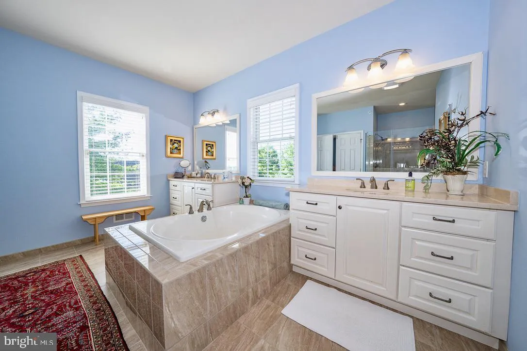 Newtown Square, Pennsylvania 19073, United States, 3 Bedrooms Bedrooms, ,4 BathroomsBathrooms,Residential,Contingent,199768