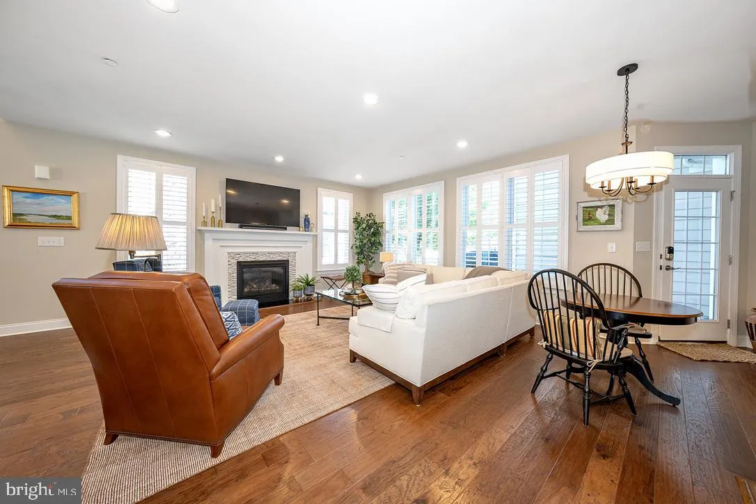 Newtown Square, Pennsylvania 19073, United States, 3 Bedrooms Bedrooms, ,4 BathroomsBathrooms,Residential,Contingent,199768