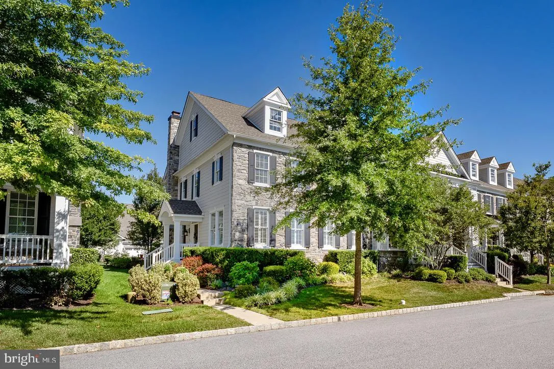 Newtown Square, Pennsylvania 19073, United States, 3 Bedrooms Bedrooms, ,4 BathroomsBathrooms,Residential,Contingent,199768