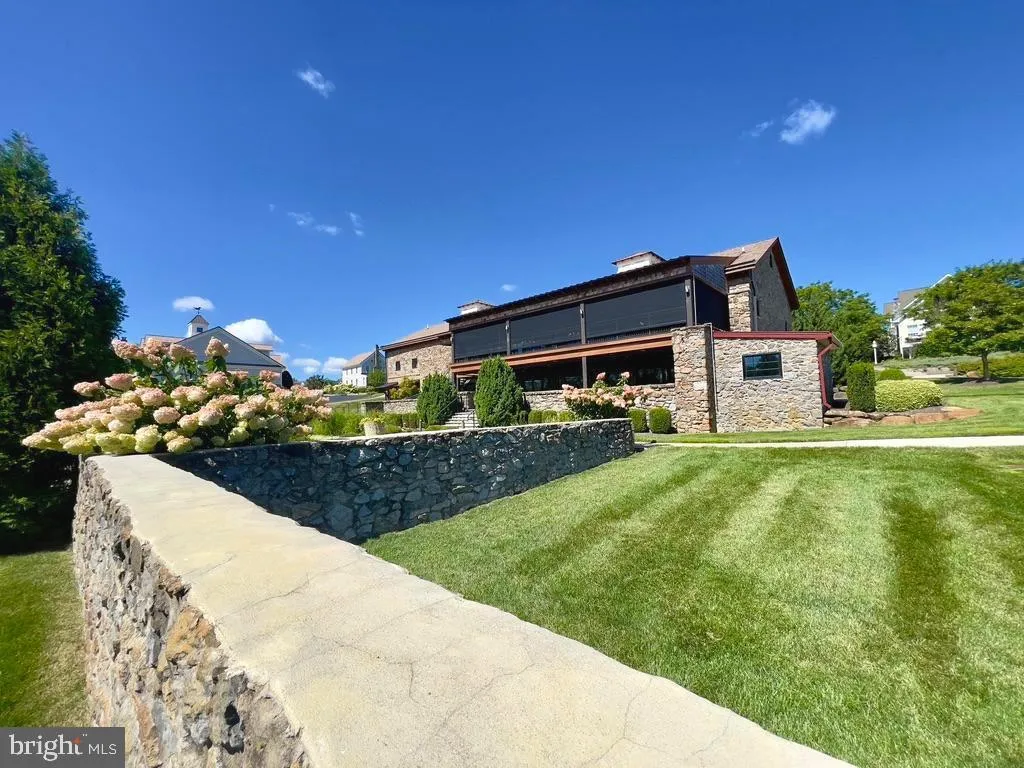 Newtown Square, Pennsylvania 19073, United States, 3 Bedrooms Bedrooms, ,4 BathroomsBathrooms,Residential,Contingent,199768