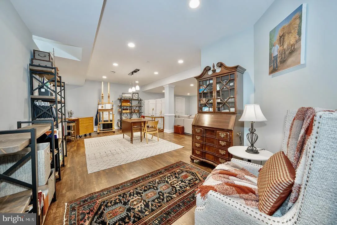 Newtown Square, Pennsylvania 19073, United States, 3 Bedrooms Bedrooms, ,4 BathroomsBathrooms,Residential,Contingent,199768