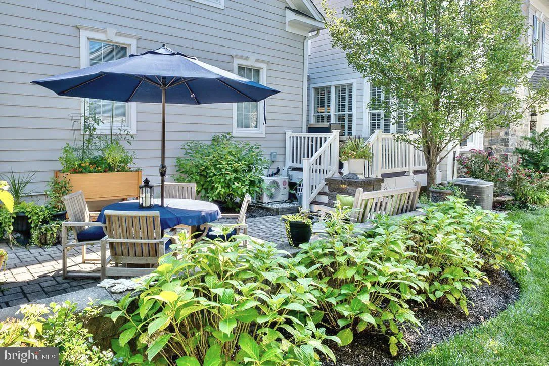 Newtown Square, Pennsylvania 19073, United States, 3 Bedrooms Bedrooms, ,4 BathroomsBathrooms,Residential,Contingent,199768