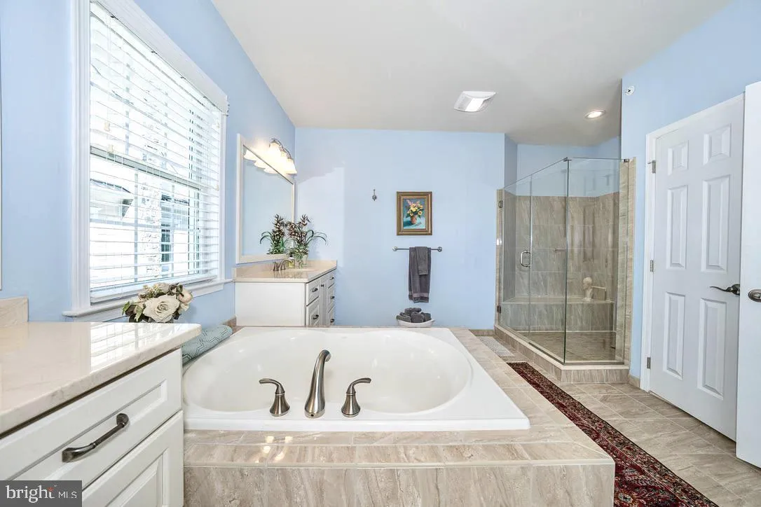 Newtown Square, Pennsylvania 19073, United States, 3 Bedrooms Bedrooms, ,4 BathroomsBathrooms,Residential,Contingent,199768