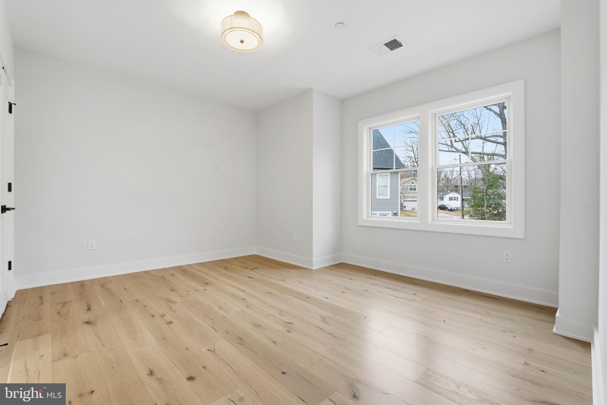 ROCK CREEK PALISADES - Residential