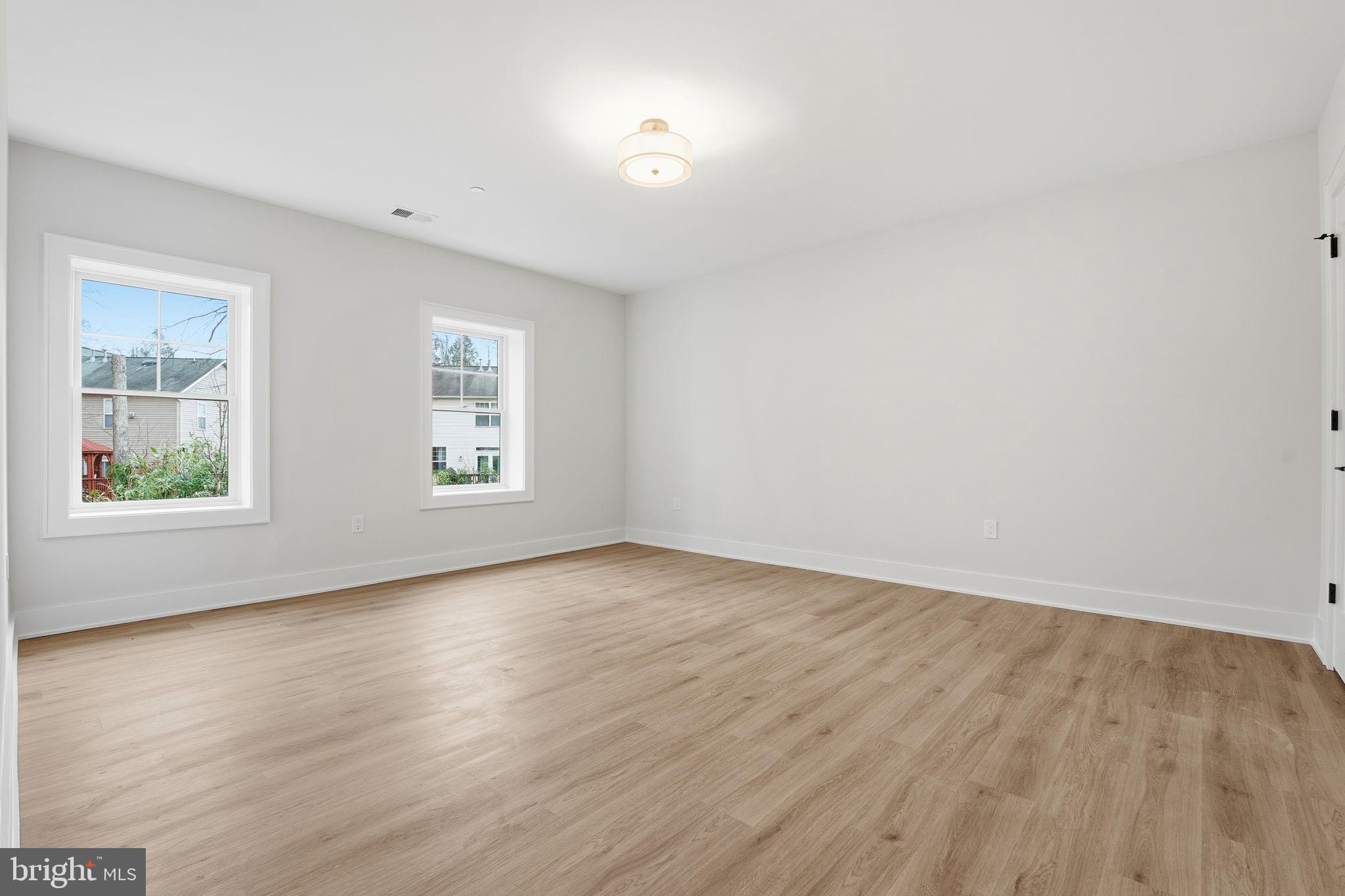 ROCK CREEK PALISADES - Residential