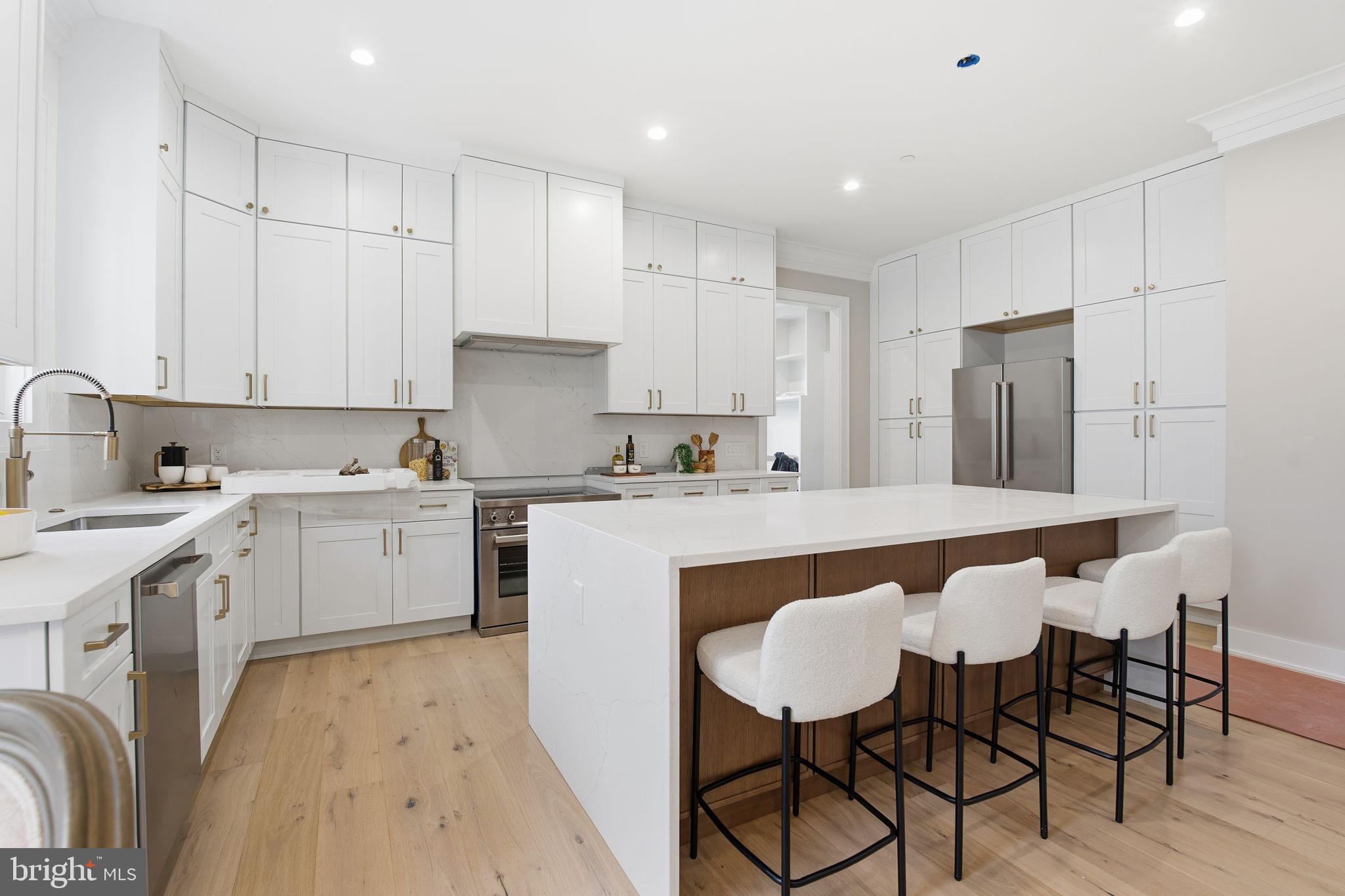 ROCK CREEK PALISADES - Residential