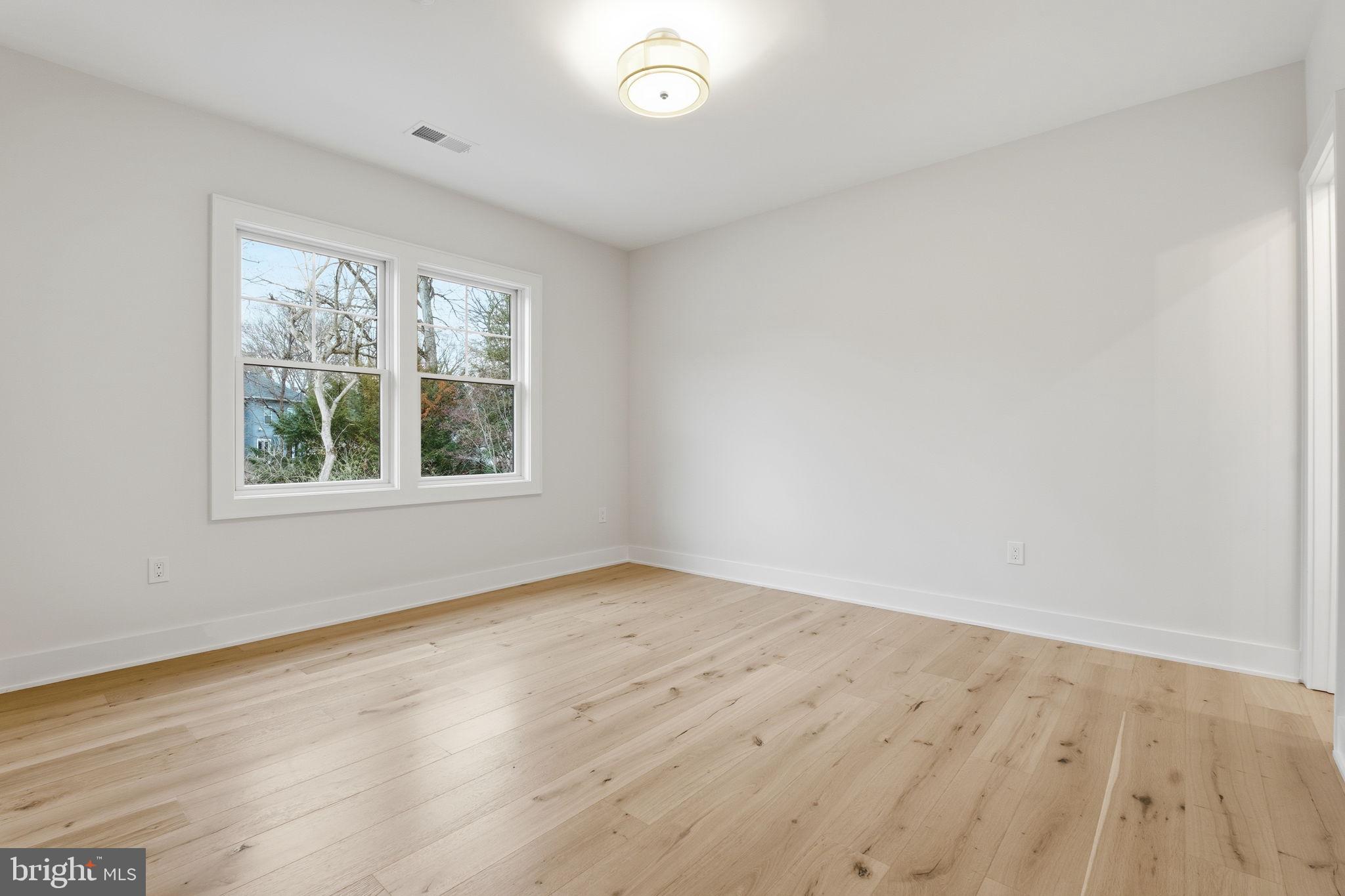 ROCK CREEK PALISADES - Residential