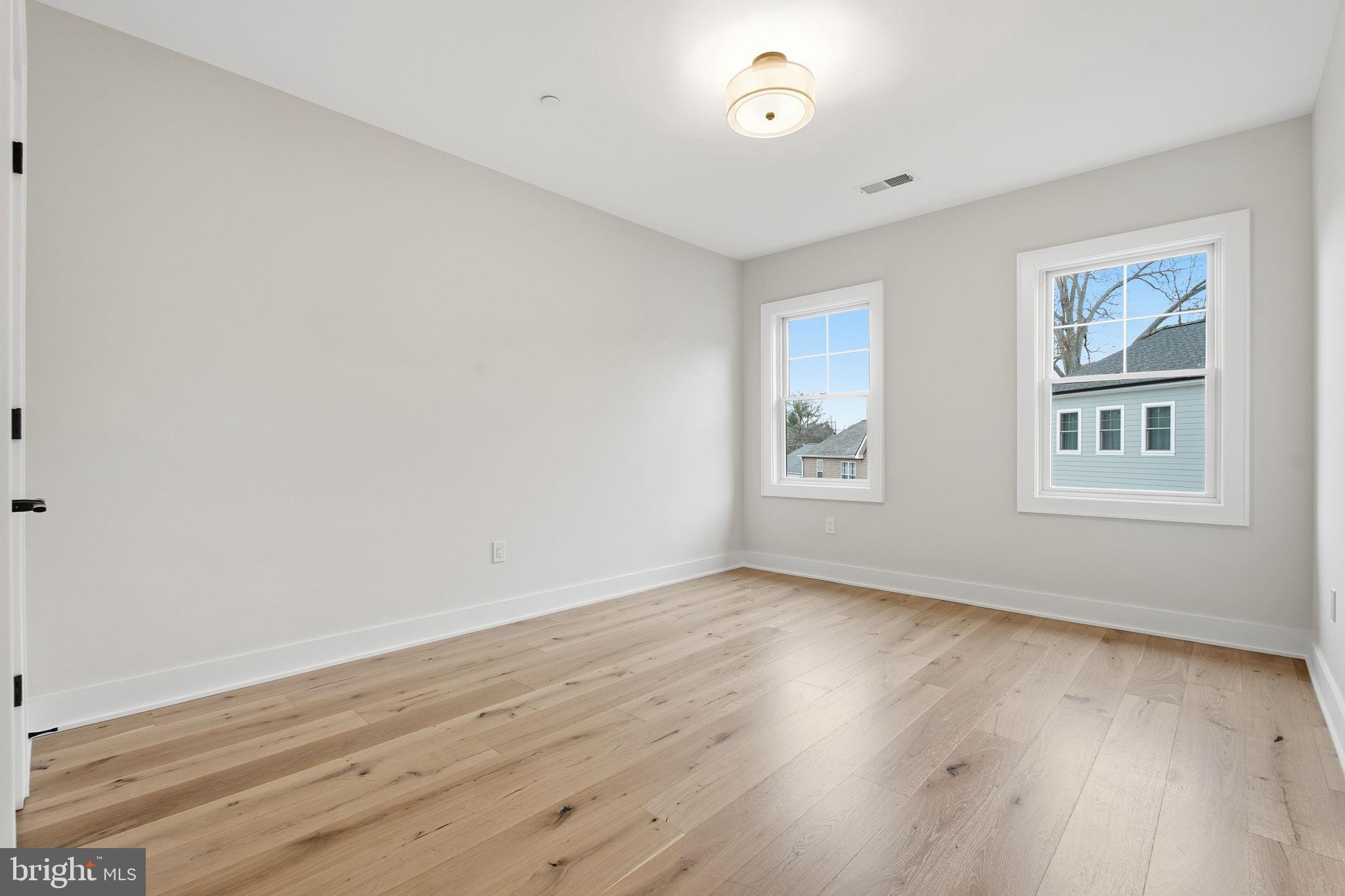 ROCK CREEK PALISADES - Residential