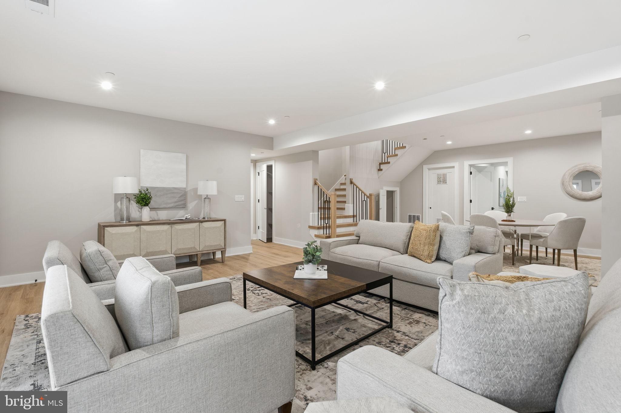 ROCK CREEK PALISADES - Residential