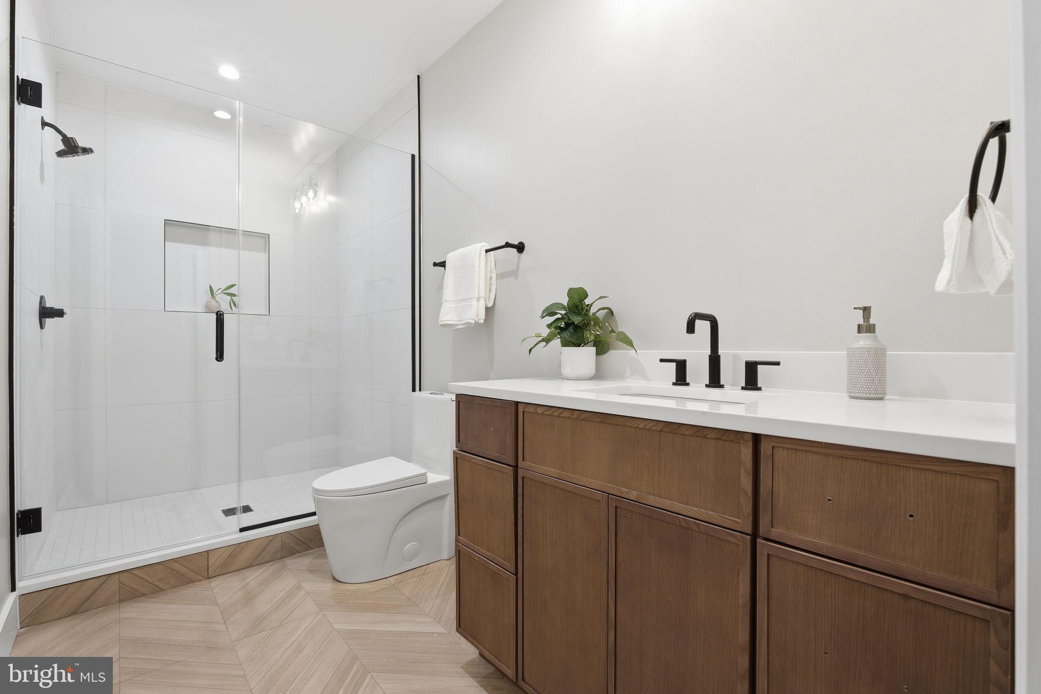 ROCK CREEK PALISADES - Residential