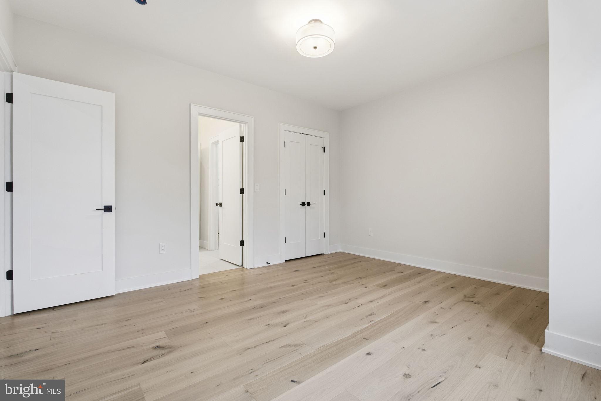 ROCK CREEK PALISADES - Residential