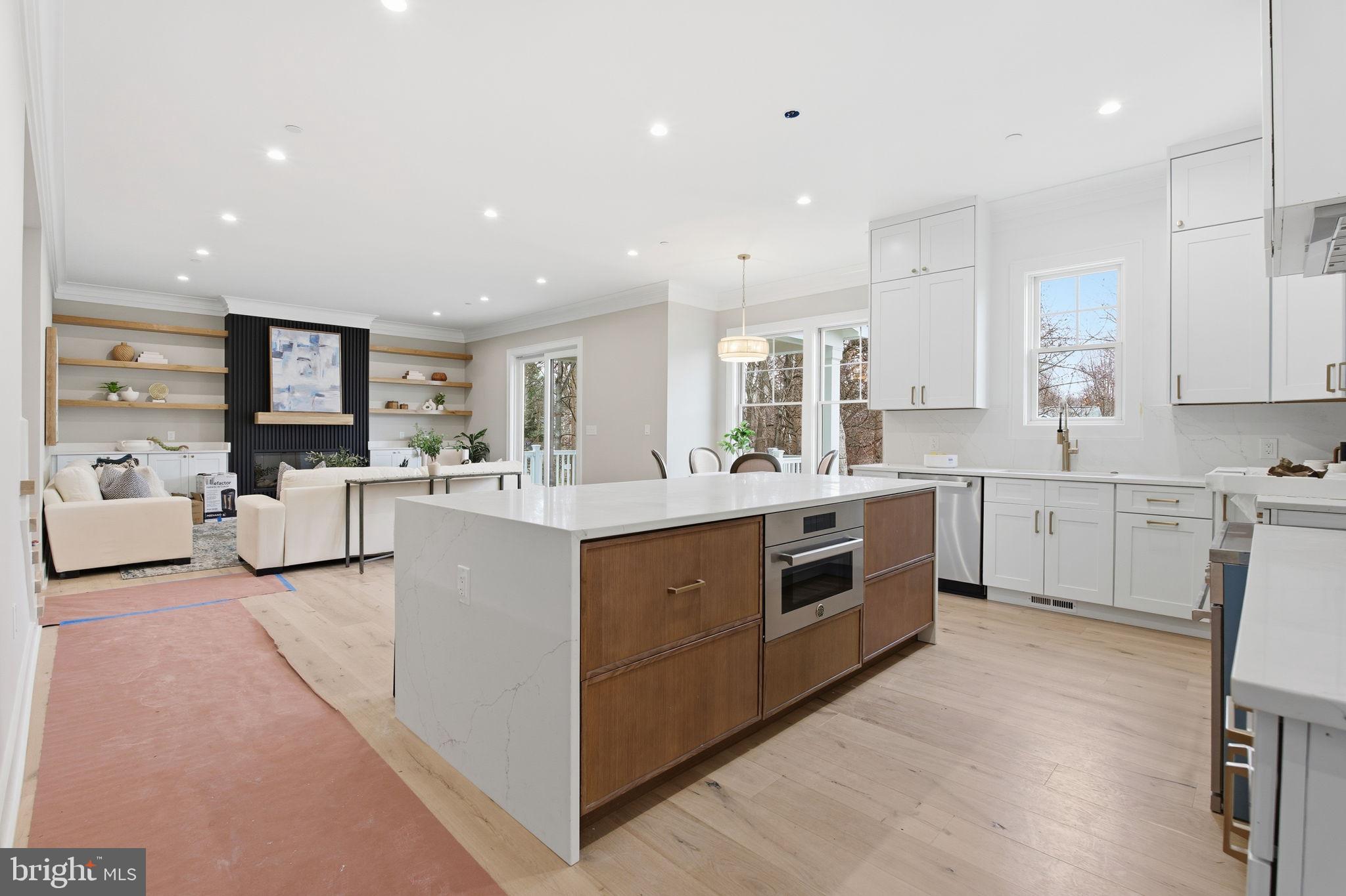 ROCK CREEK PALISADES - Residential