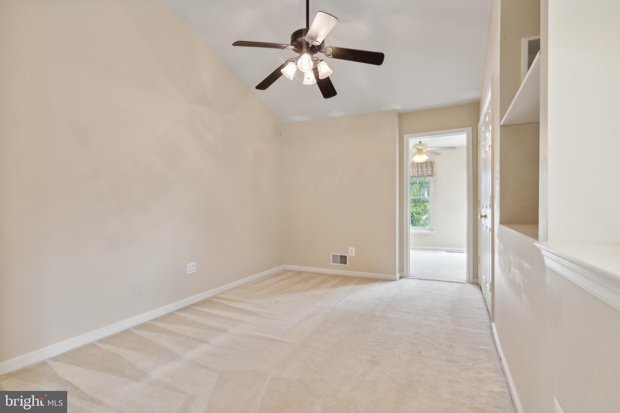 SOUTH RIDING - Residential