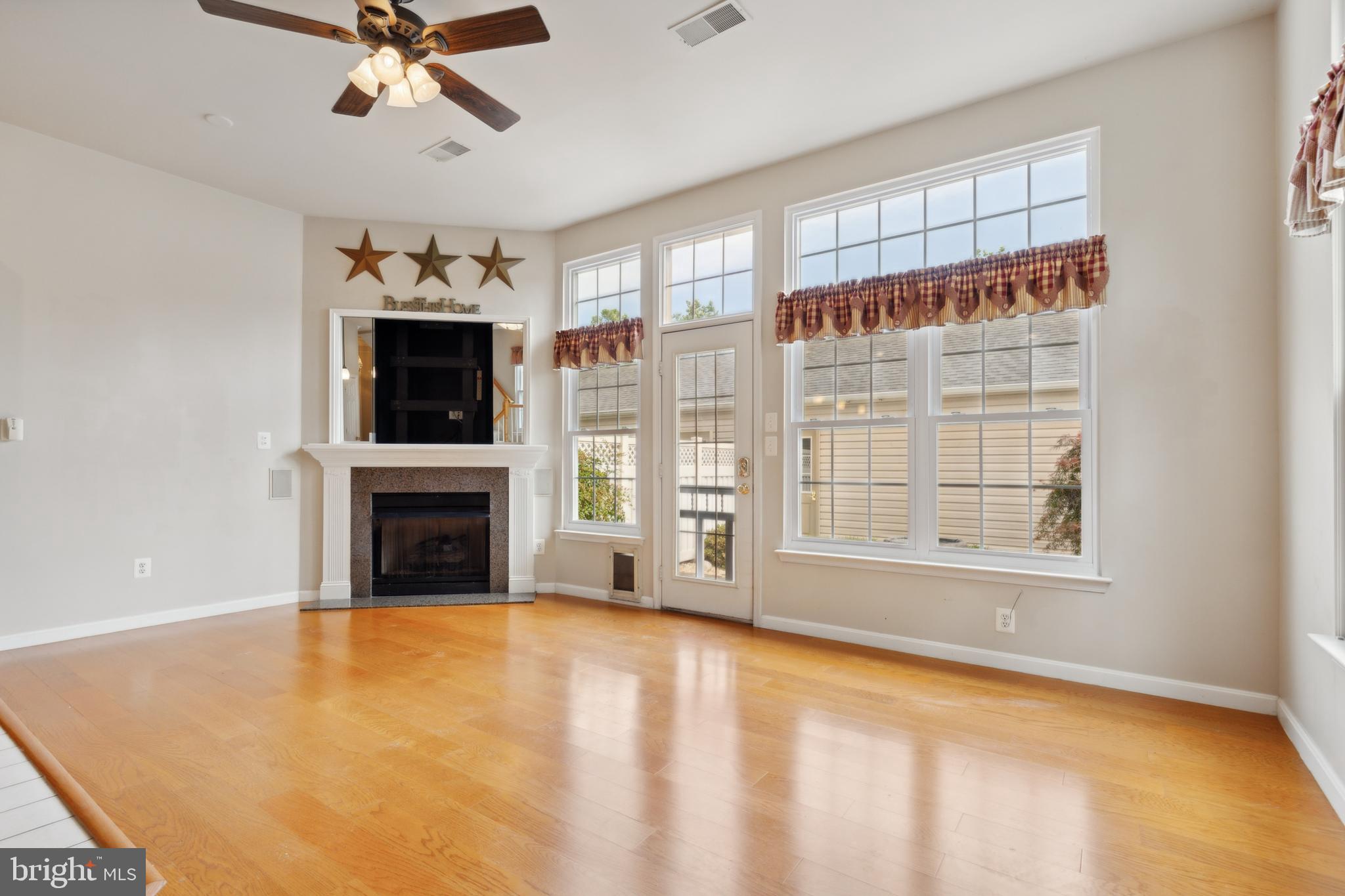 SOUTH RIDING - Residential