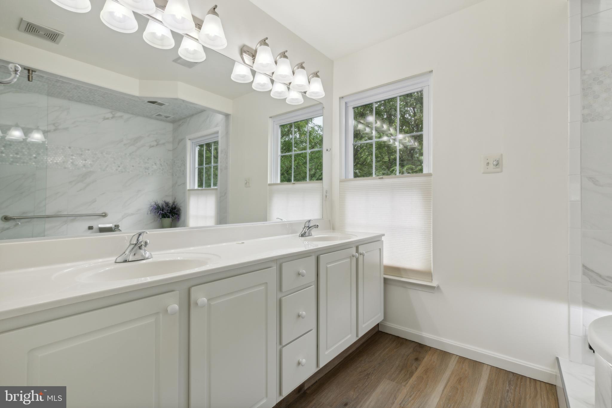 SOUTH RIDING - Residential