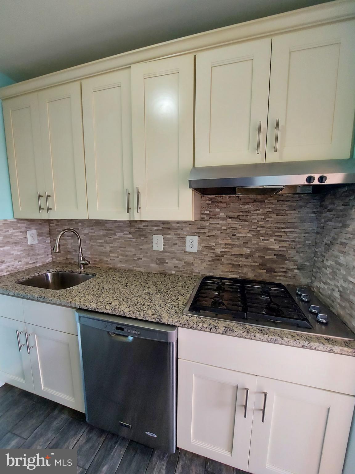 GROSVENOR PARK - Residential Lease