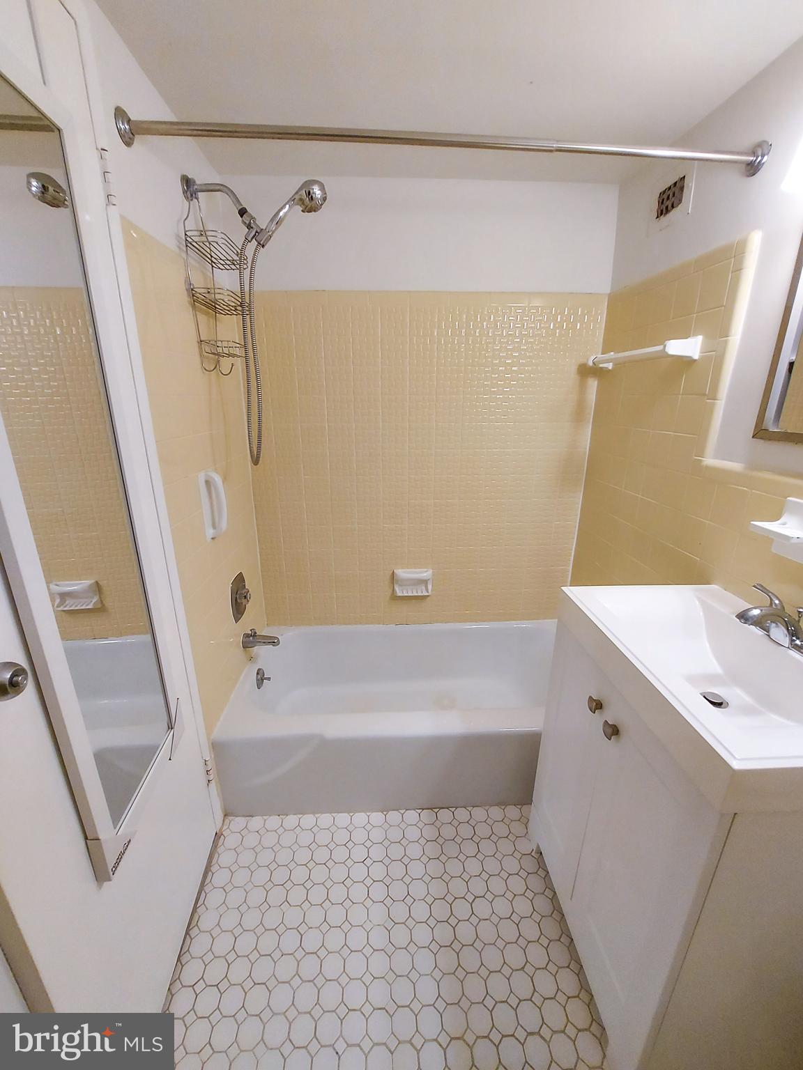 GROSVENOR PARK - Residential Lease