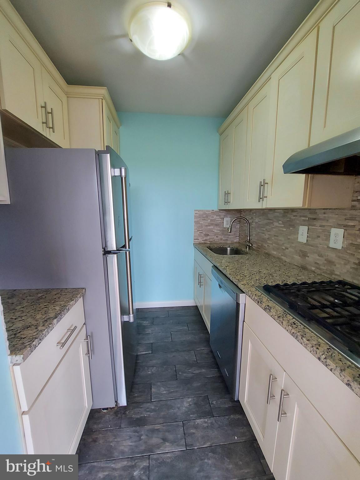 GROSVENOR PARK - Residential Lease